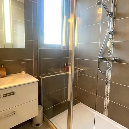 Centre - T2 Confortable Avec Balcon Et Parking Privé - Fr-1-420-156