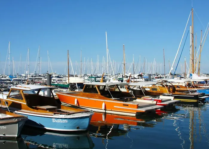 Apartment Centre - T2 Confortable Avec Balcon Et Parking Prive - Fr-1-420-156