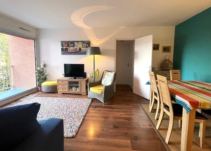 Centre - T2 Confortable Avec Balcon Et Parking Prive - Fr-1-420-156 Apartment